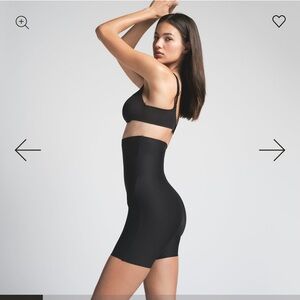 Skims body high waisted shorts